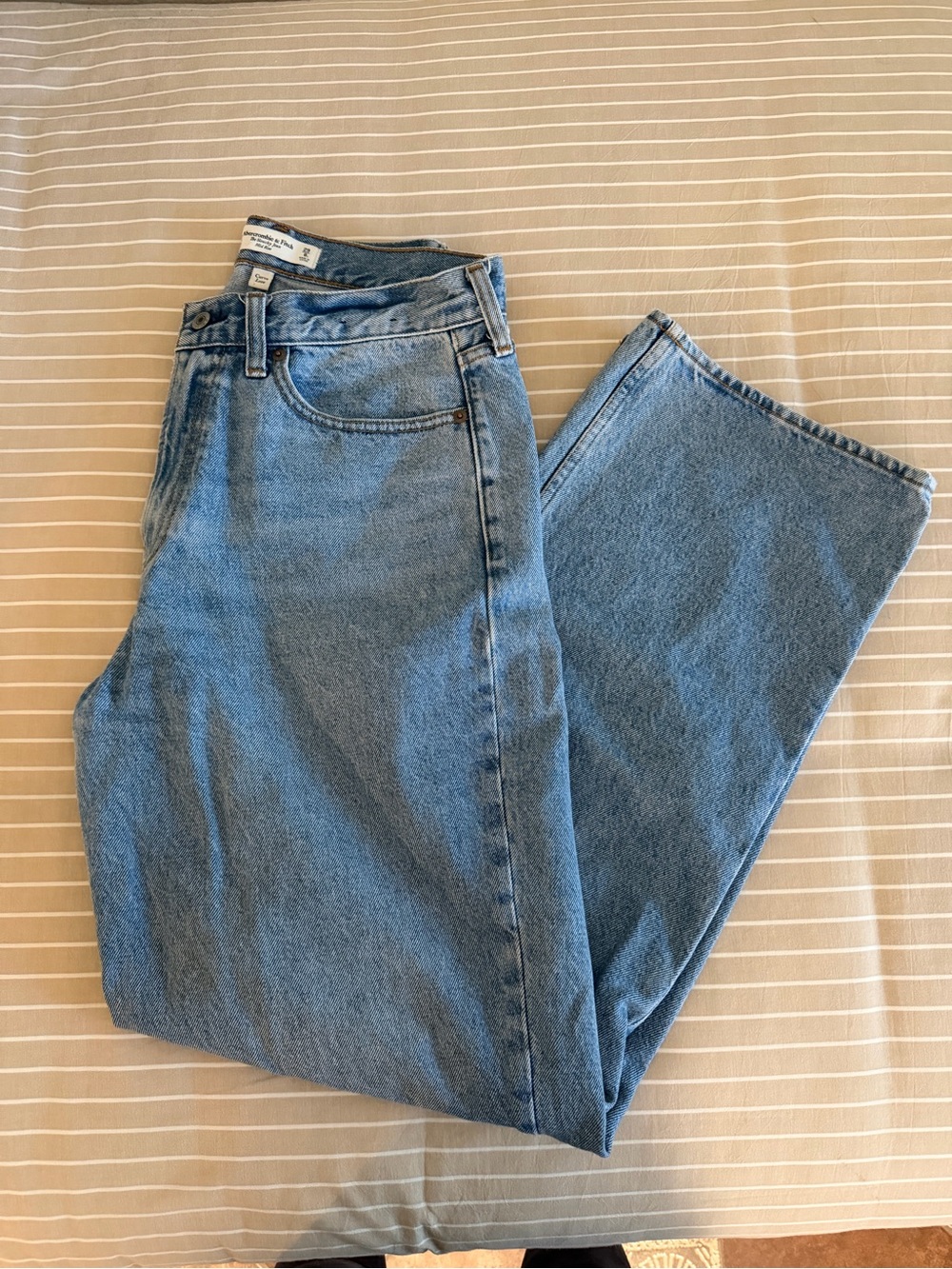 Abercrombie & Fitch Light Blue Slouchy Straight-Leg Jeans—Curve Love
